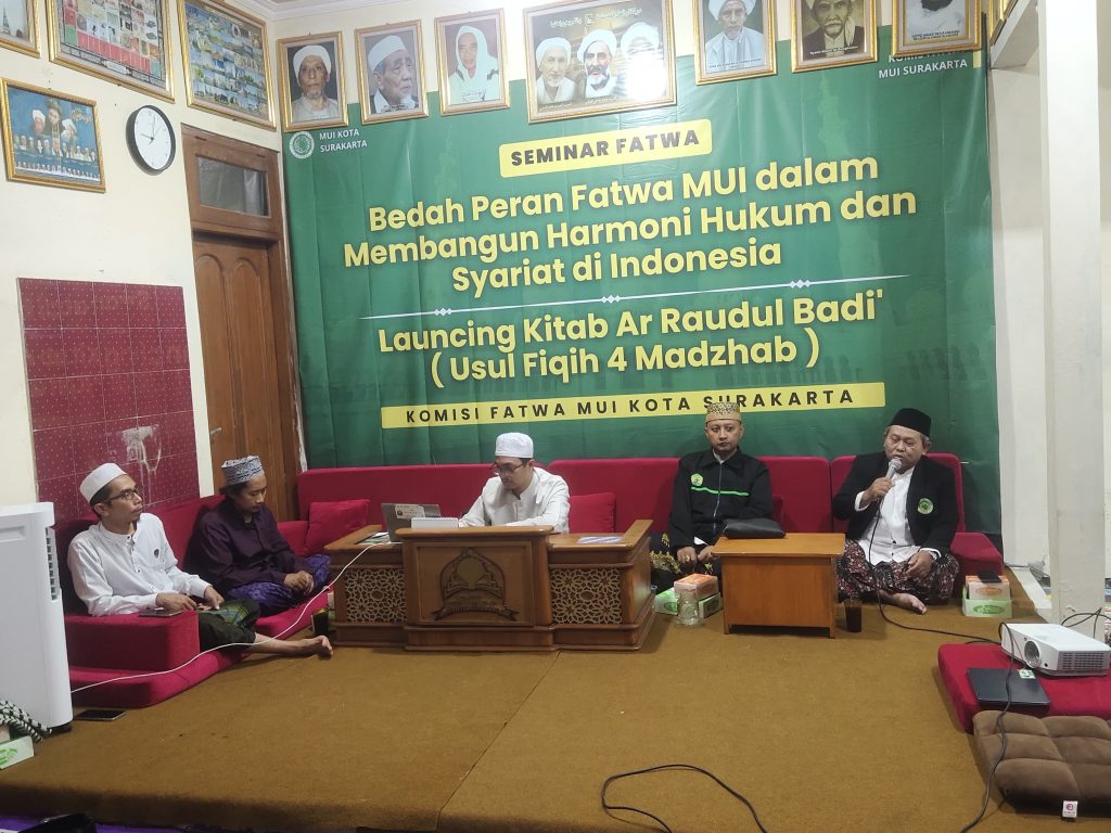 Komisi Fatwa MUI Surakarta Gelar Seminar  Fatwa dan Lauching Kitab Usul Fiqih Empat Madzhab